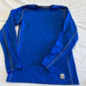 Nike Men’s Pro Combat Hyperwarm Dri-Fit Pullover Shirt. Size Small